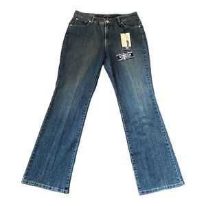 Bandolino NWT Women’s Jeans, Ivory, Curvy, Bootcut, Strech, Size 12 RN# 89828